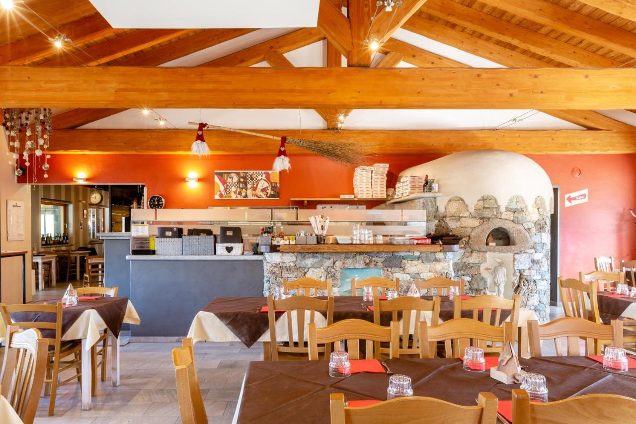 Lazy Bee Camping Village Aosta Exterior foto